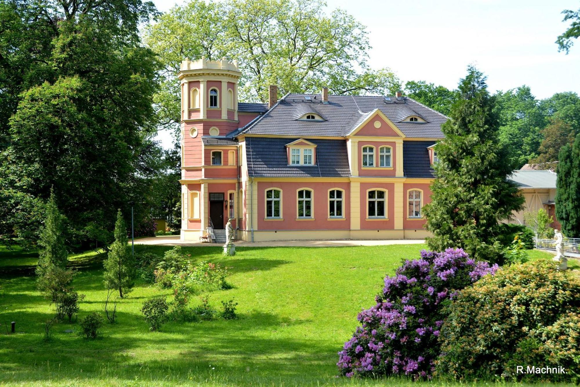 Ferienwohnung Im Gutshof Direkt Gegenueber Dem Schloss, Rhododendronpark Mit Terrasse Und Wlan Kromlau Esterno foto