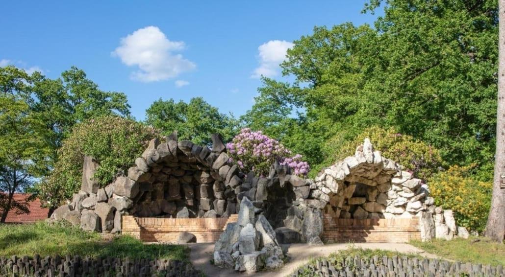 Ferienwohnung Im Gutshof Direkt Gegenueber Dem Schloss, Rhododendronpark Mit Terrasse Und Wlan Kromlau Esterno foto