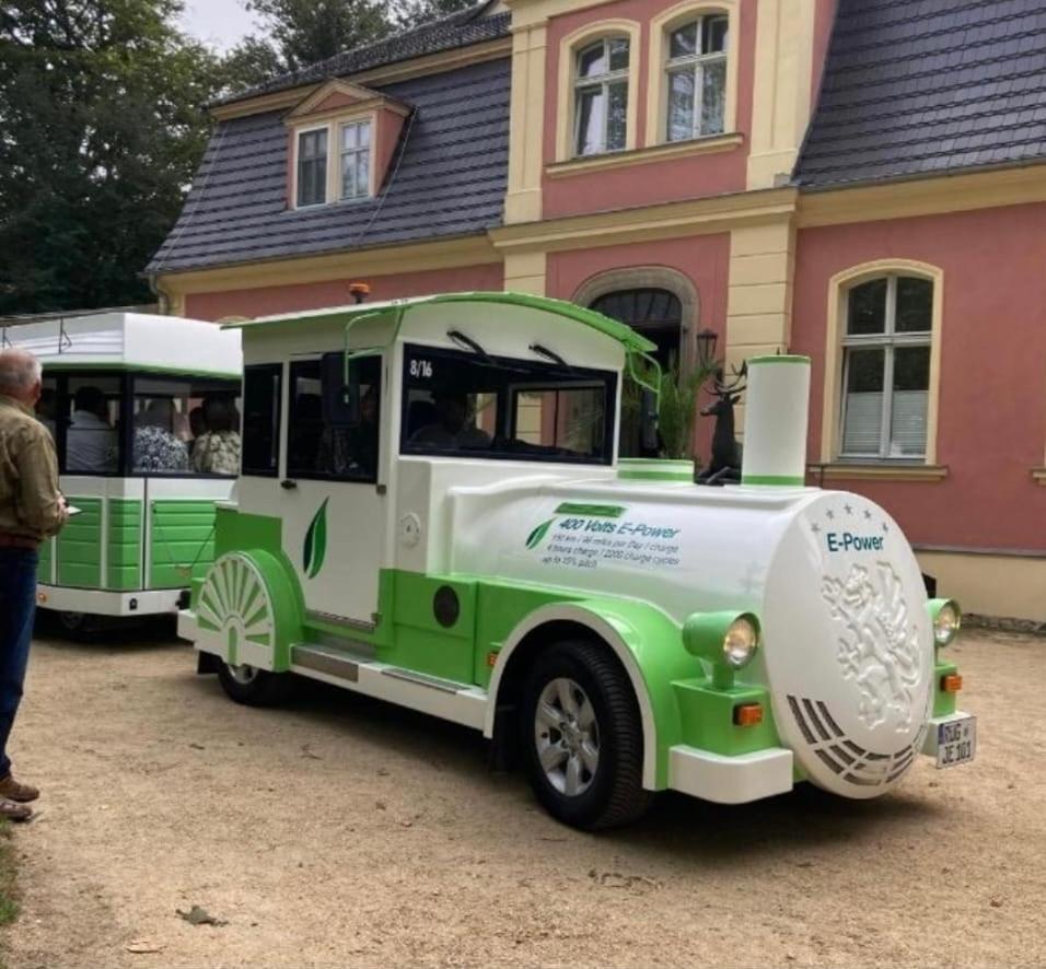 Ferienwohnung Im Gutshof Direkt Gegenueber Dem Schloss, Rhododendronpark Mit Terrasse Und Wlan Kromlau Esterno foto