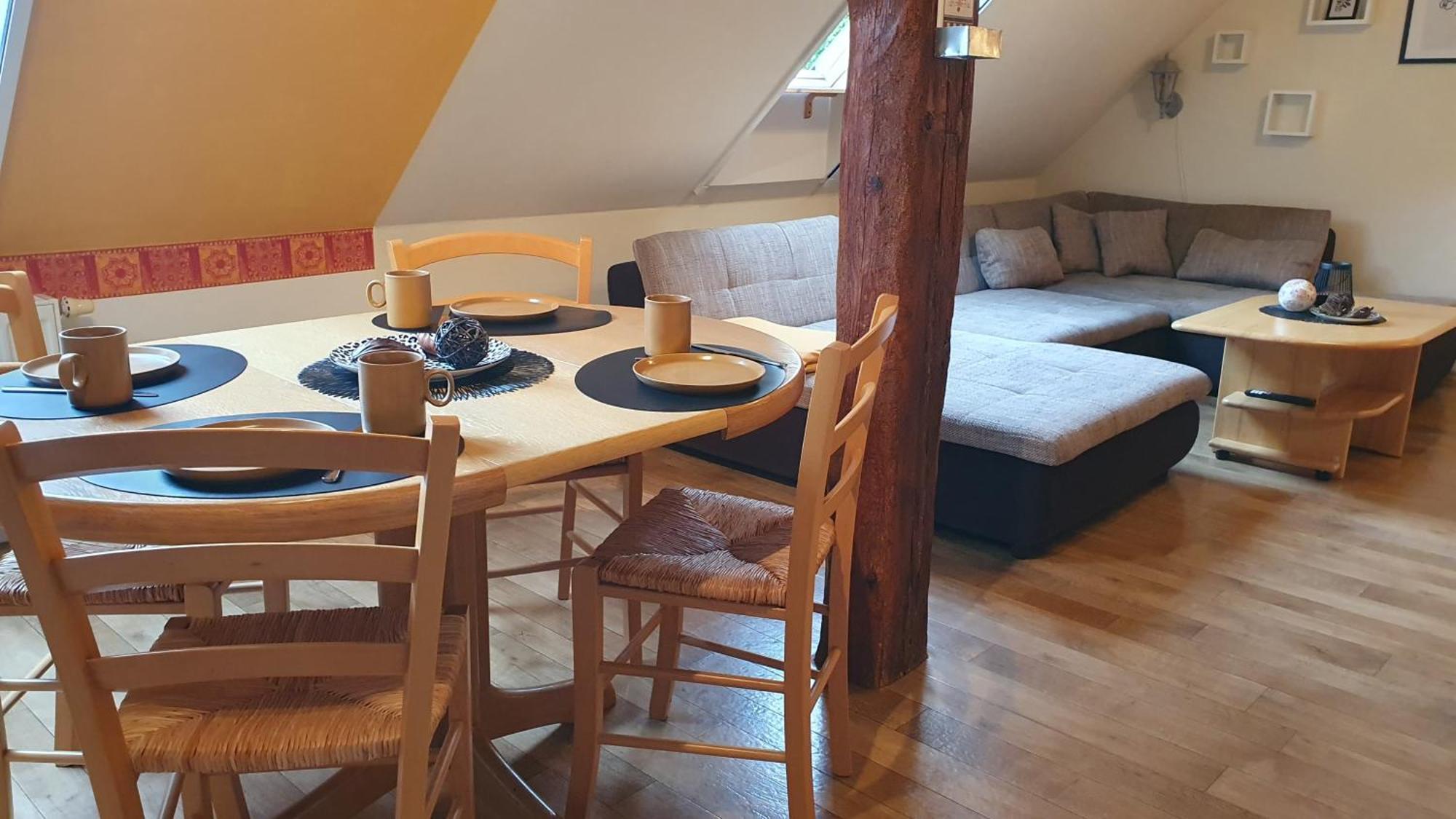 Ferienwohnung Im Gutshof Direkt Gegenueber Dem Schloss, Rhododendronpark Mit Terrasse Und Wlan Kromlau Esterno foto